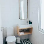 Appartement Cozy And Quiet 1br - Intendente | By Airnest *